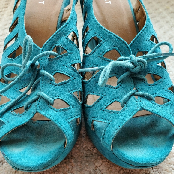 Nine West Teal Wedges - Picture 3 of 4